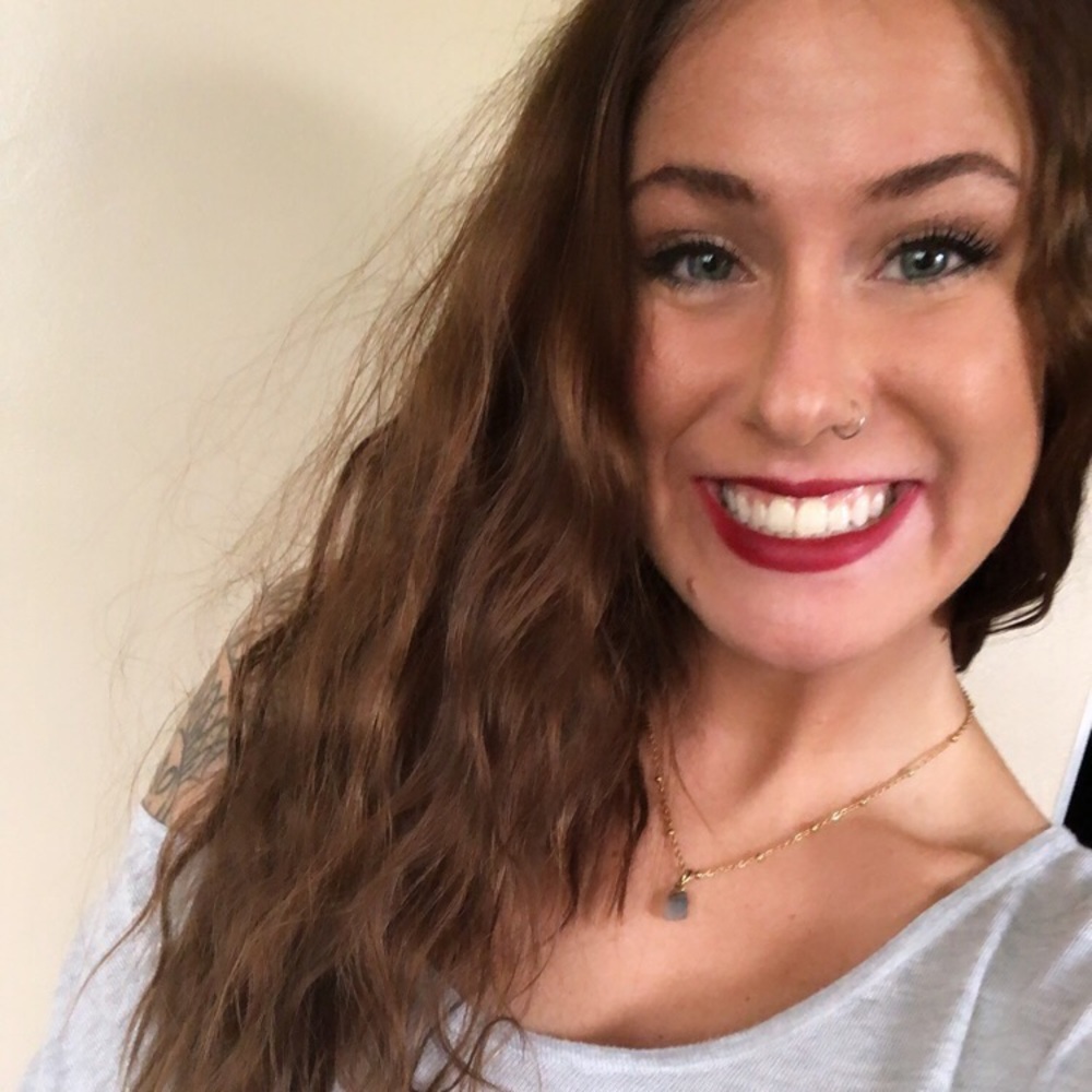 Meet your Posher, Chloe